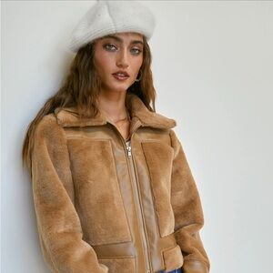 CIDER FAUX FUR SHEARLING & LEATHER COLLAR PATCHED CROPPED JACKET camel M *